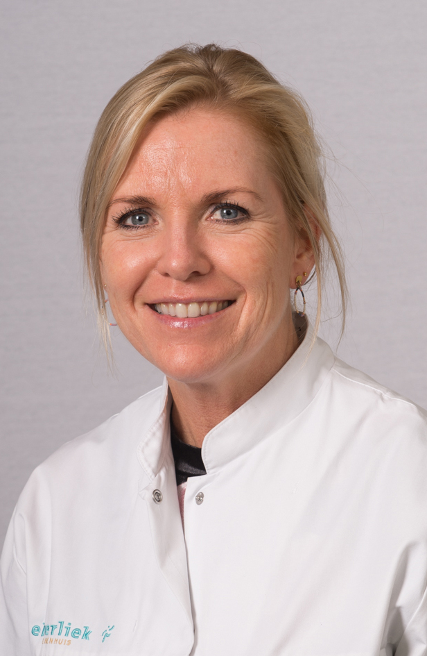 Nicolette van den Broek